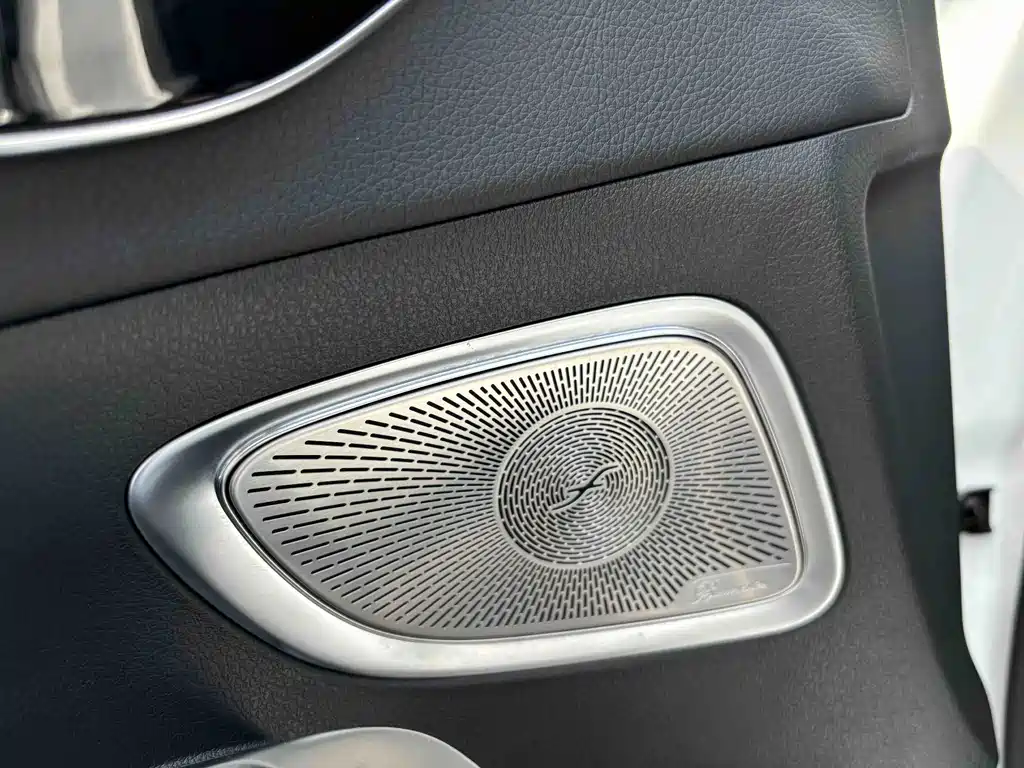 Mercedes-Benz C-Class 2023 — фото 13