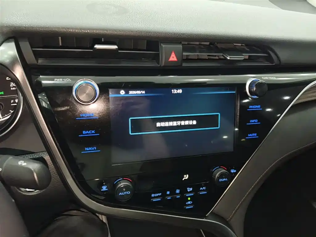 Toyota Camry 2021 — фото 13