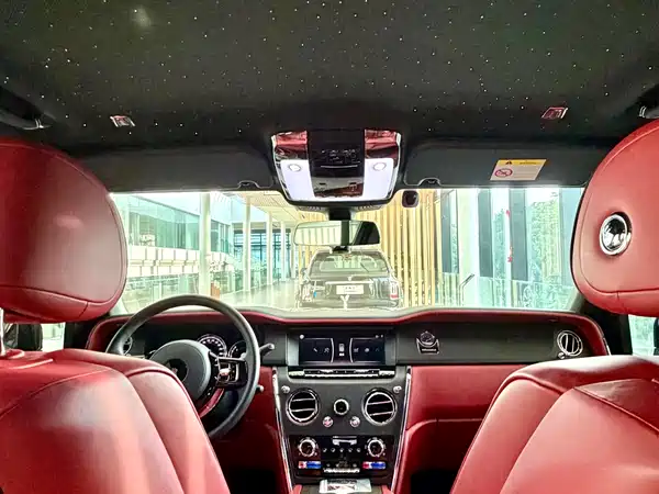 Rolls-Royce Cullinan 2021