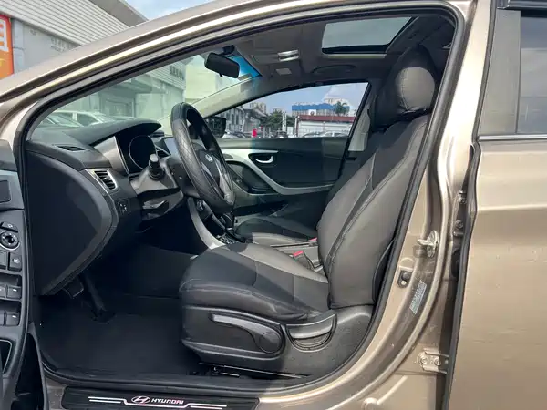 Hyundai Elantra Langdong 2015