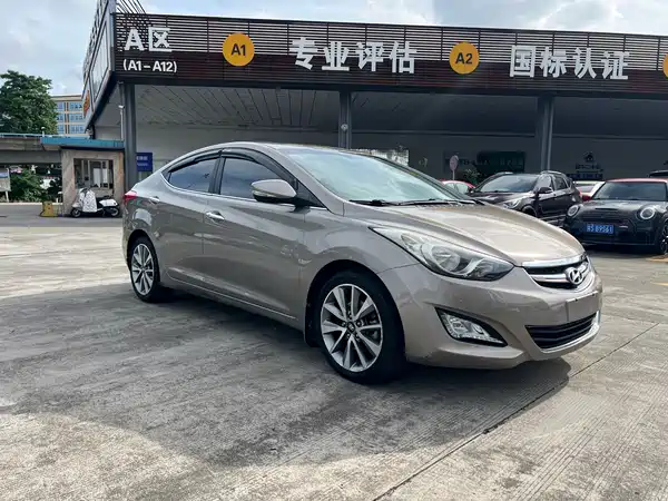 Hyundai Elantra Langdong 2015