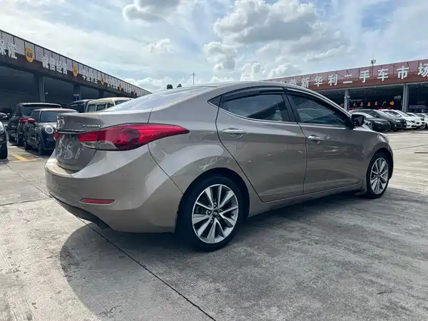 Hyundai Elantra Langdong 2015