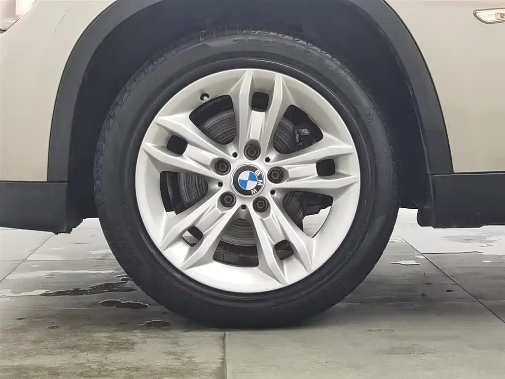 BMW X1 2012 — фото 17