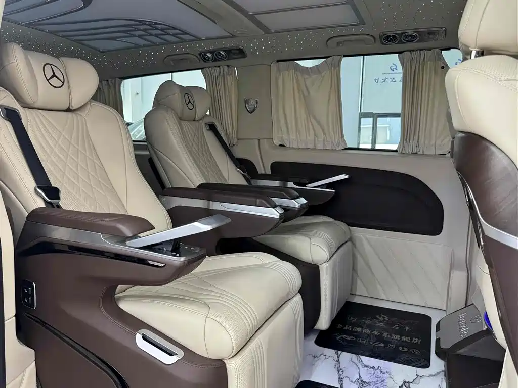 Mercedes-Benz Vito 2023 — фото 7