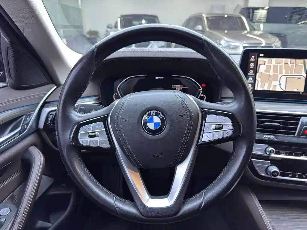 BMW 5 Series New Energy 2020 — фото 13