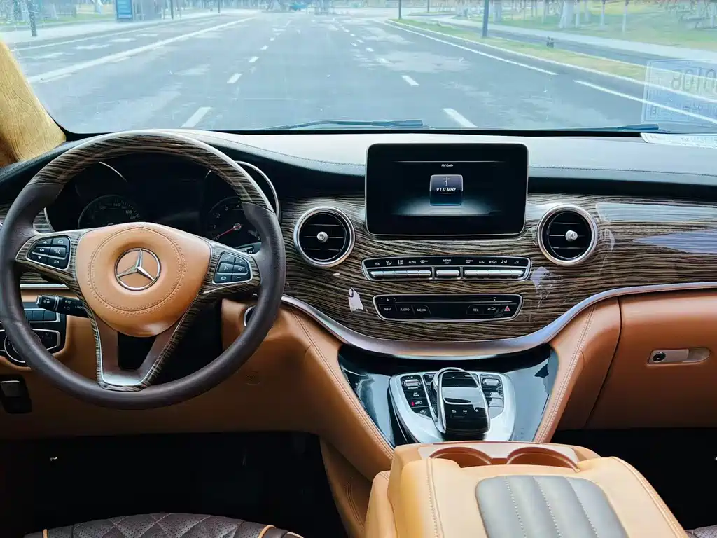 Mercedes-Benz V-Class 2019 — фото 4