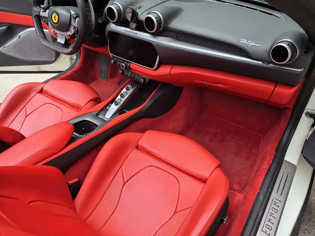 Ferrari Portofino 2019 — фото 12