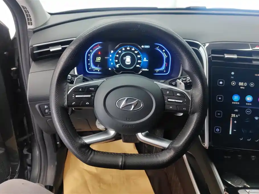 Hyundai Tucson 2023 — фото 15