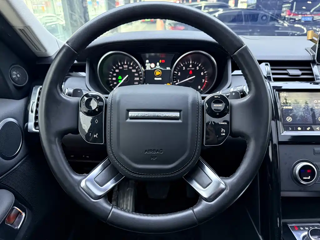 Land Rover Discovery 2019 — фото 10