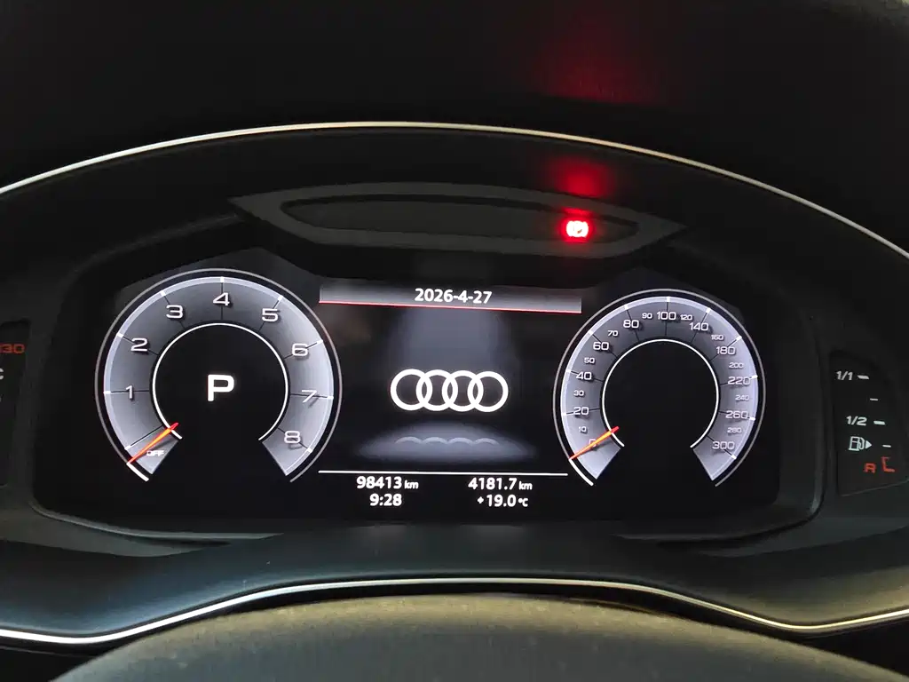 Audi Q8 2020 — фото 21