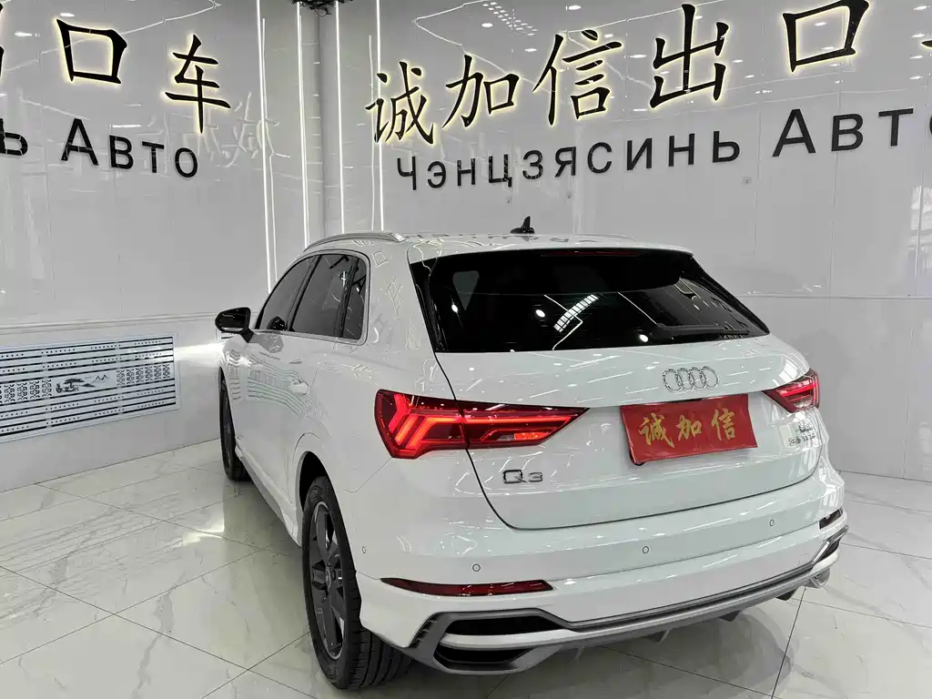 Audi Q3 2022 — фото 6