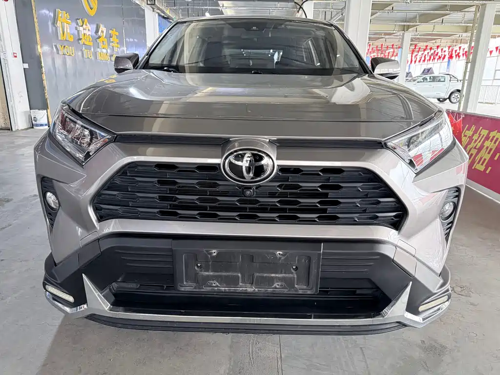 Toyota RAV4 2020 — фото 2