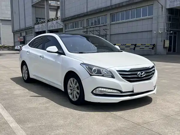 Hyundai Mistra 2014