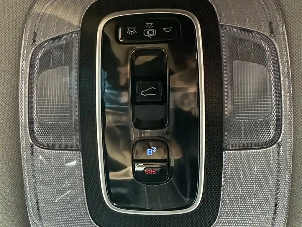 Hyundai Elantra 2022 — фото 17