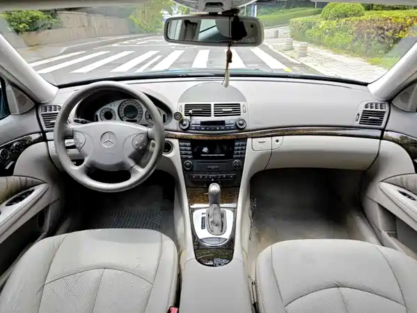 Mercedes-Benz E-Class 2004