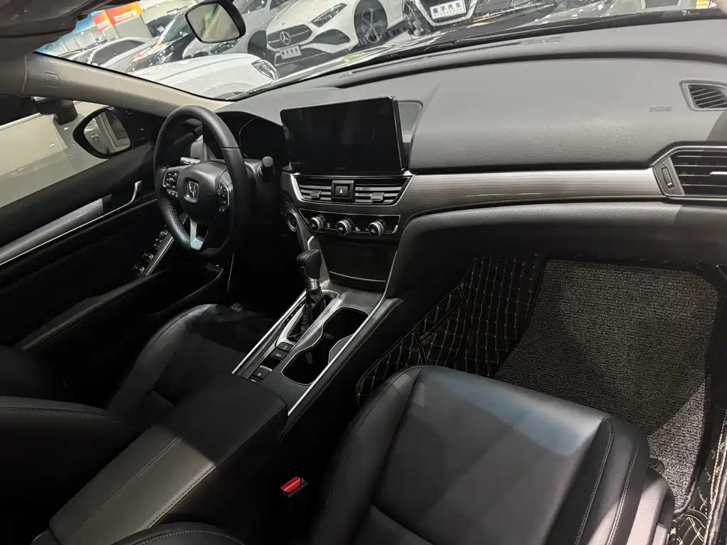 Honda Accord 2022 — фото 11