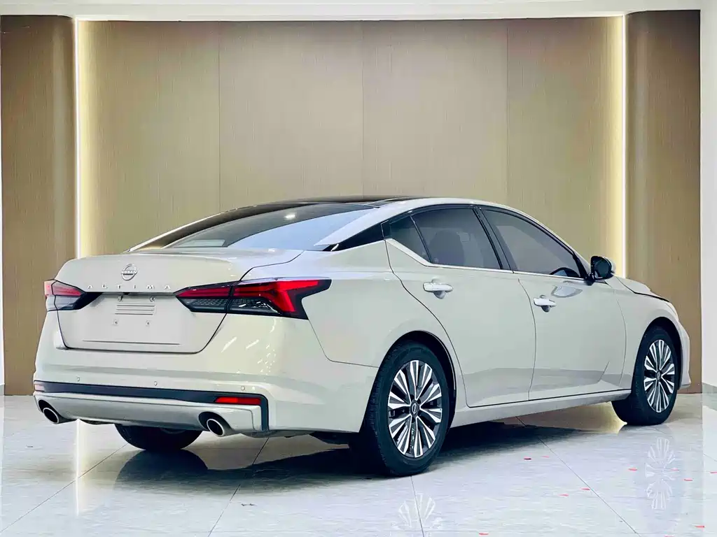 Nissan Teana 2023
