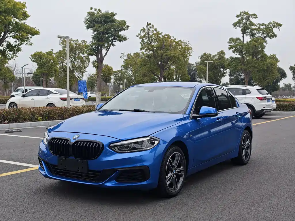 BMW 1 Series 2020 — фото 1