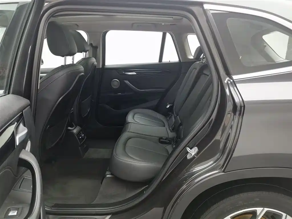 BMW X1 2020 — фото 15