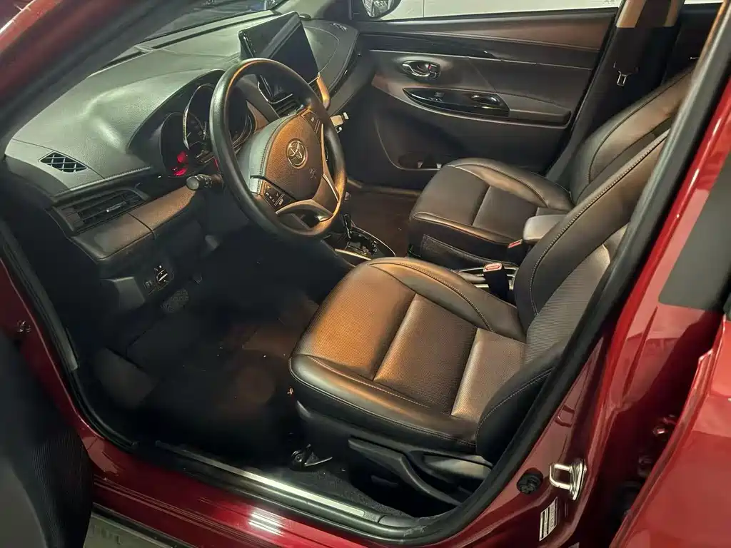 Toyota Yaris L 2023