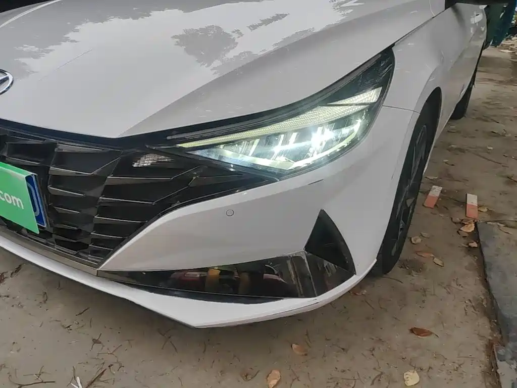 Hyundai Elantra 2021 — фото 24