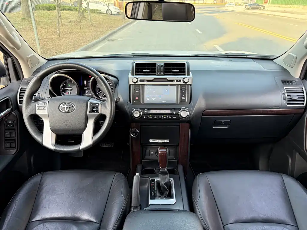Toyota Prado 2017 — фото 11