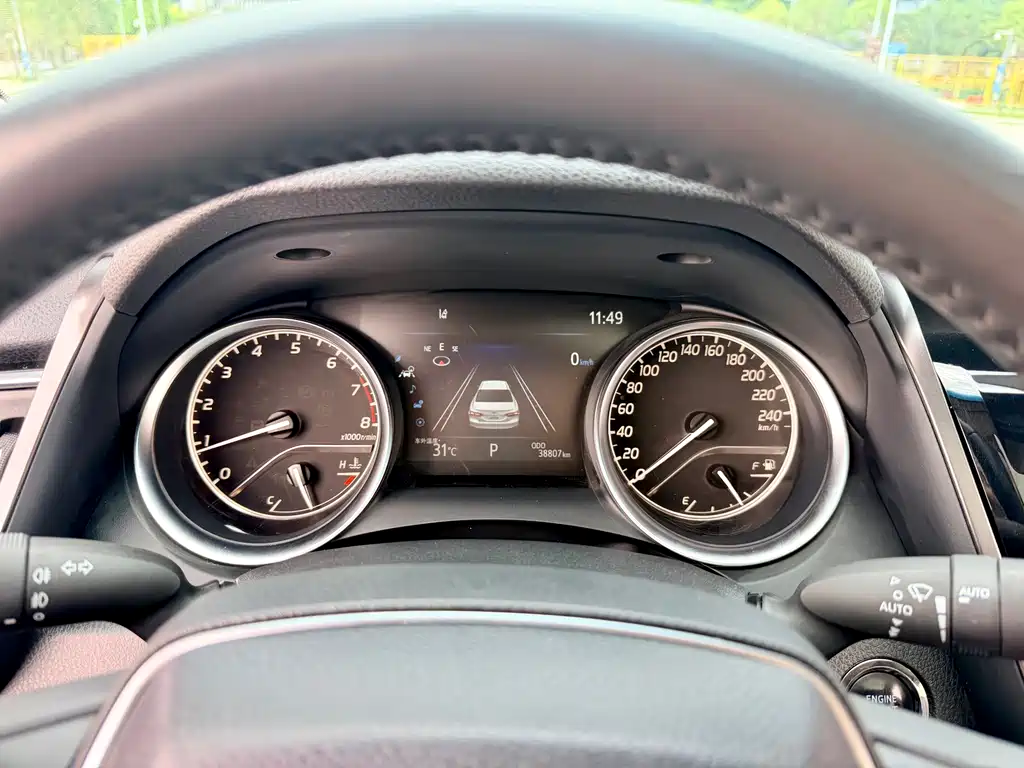 Toyota Camry 2023 — фото 15