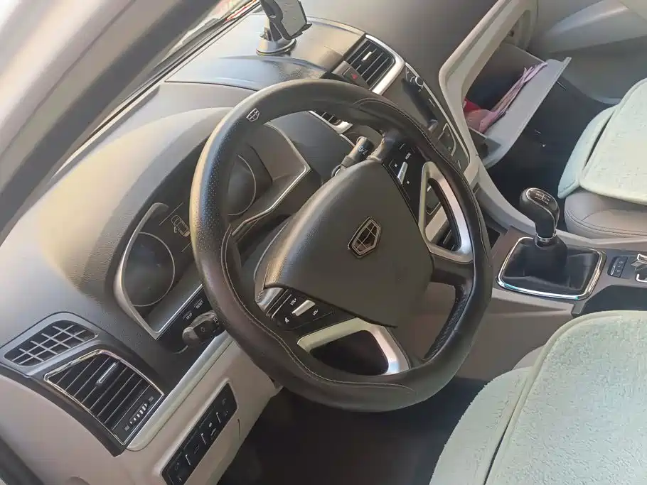 Geely Emgrand 2015 — фото 15