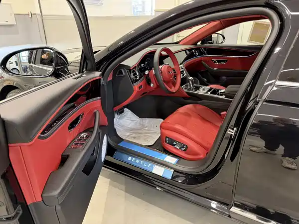 Bentley Flying Spur Plug-In Hybrid 2026