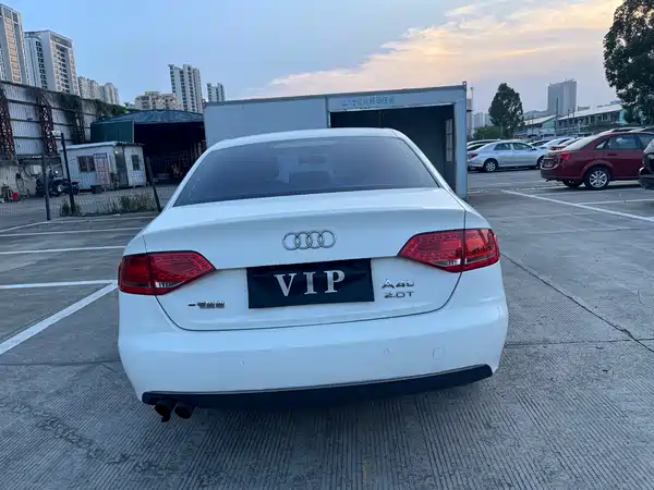Audi A4L 2011