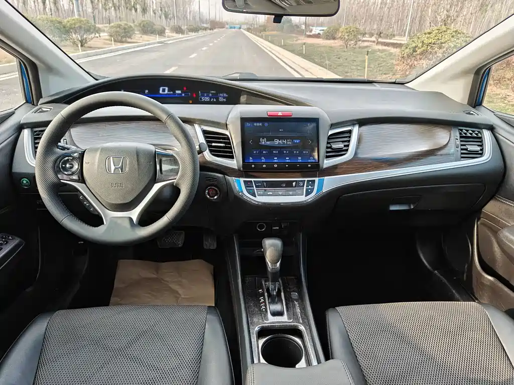 Honda Jade 2017 — фото 11
