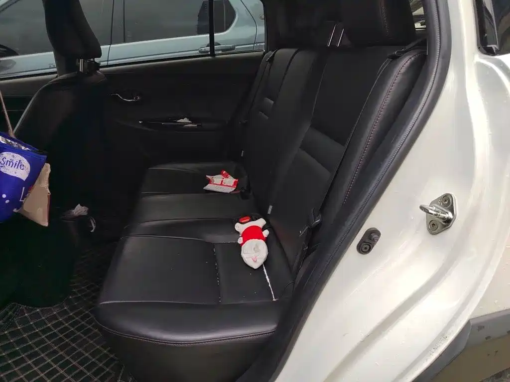 Toyota Yaris L 2020 — фото 13