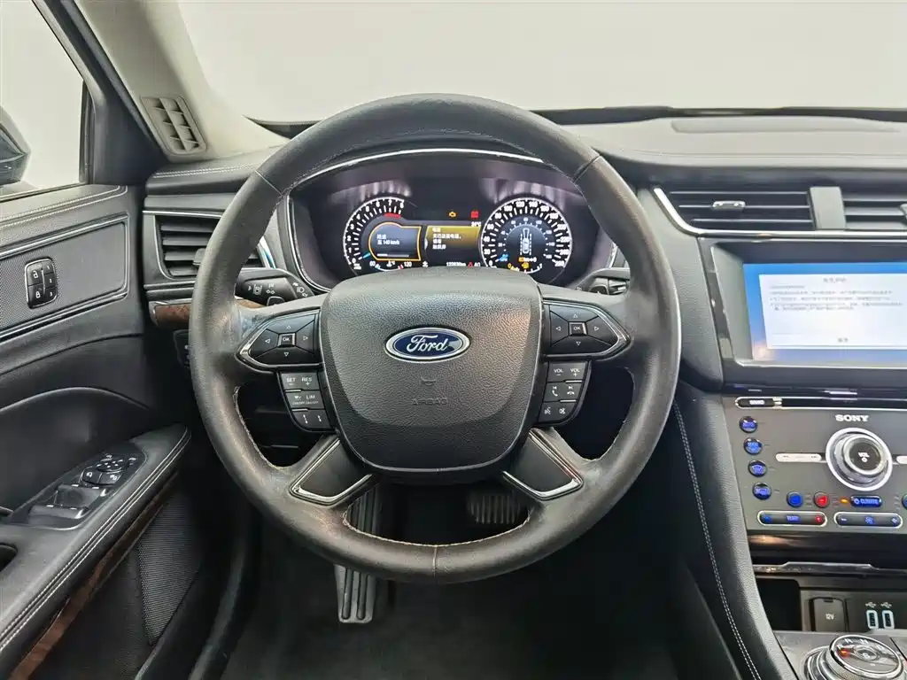 Ford Taurus 2017 — фото 11