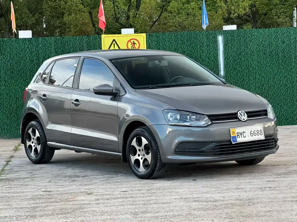 Volkswagen Polo 2015 — фото 1