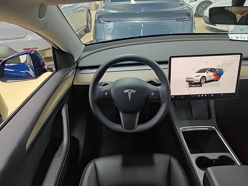 Tesla Model Y 2023 — фото 11