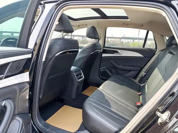 Hongqi H5 2024