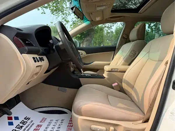 Toyota Crown 2010