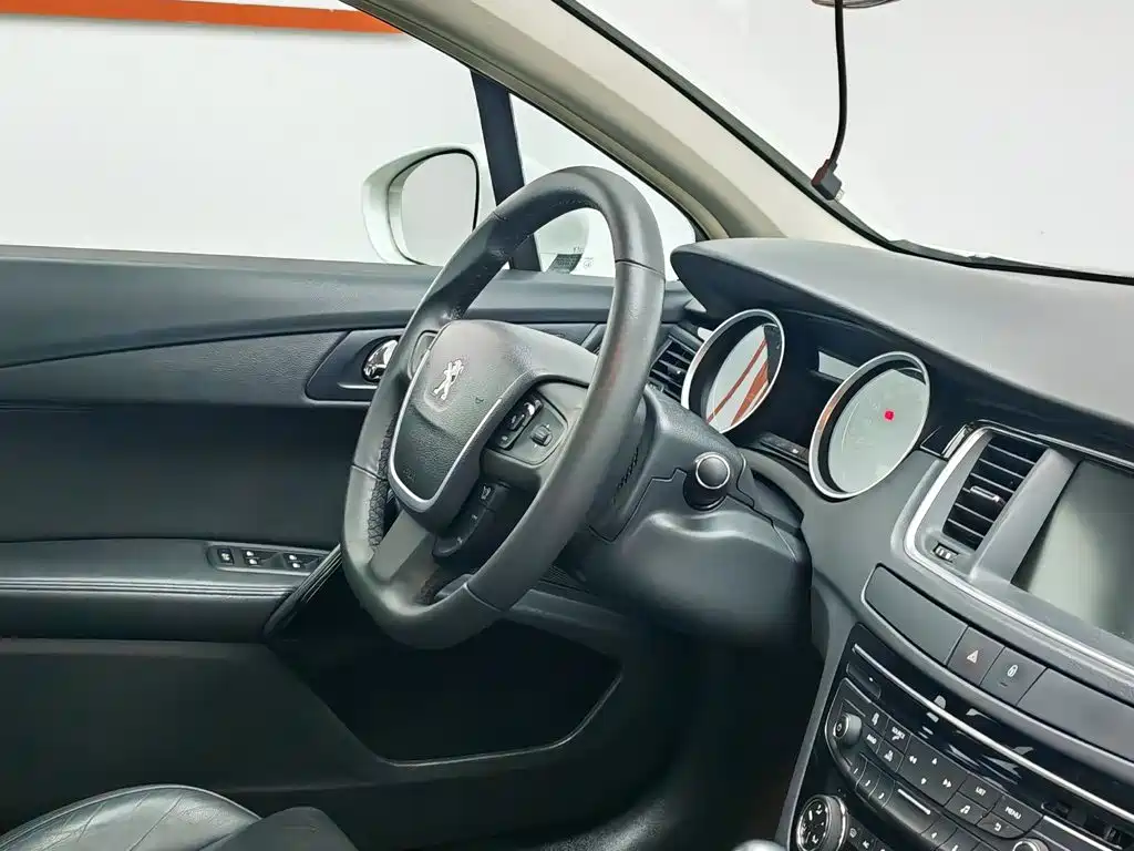 Peugeot 508 2015 — фото 22