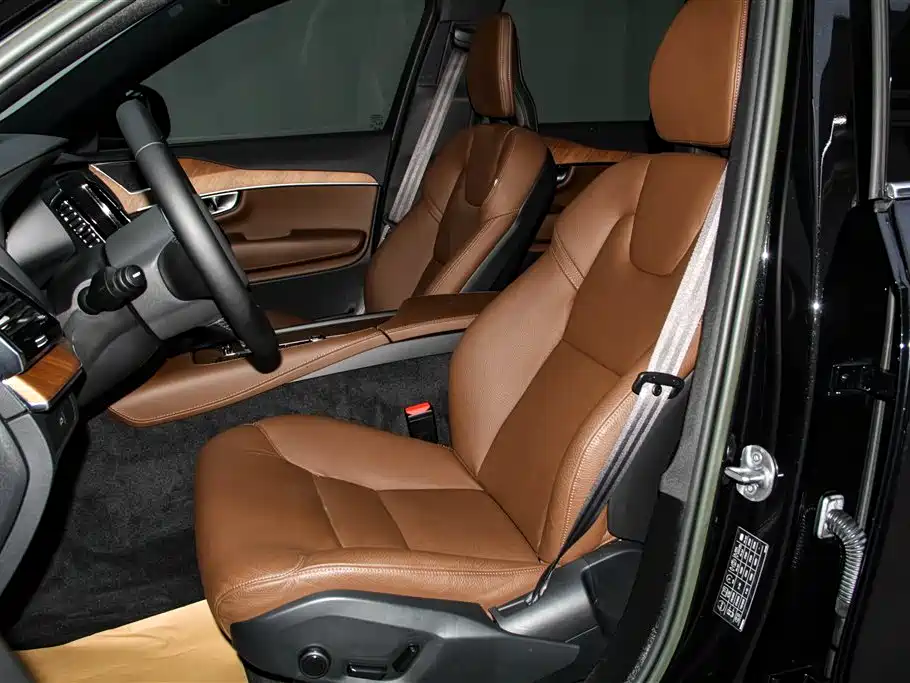 Volvo XC90 2023 — фото 17