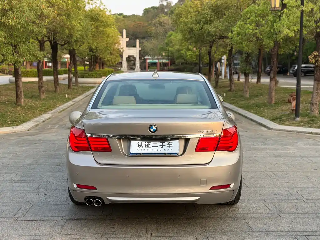 BMW 7 Series 2011 — фото 4