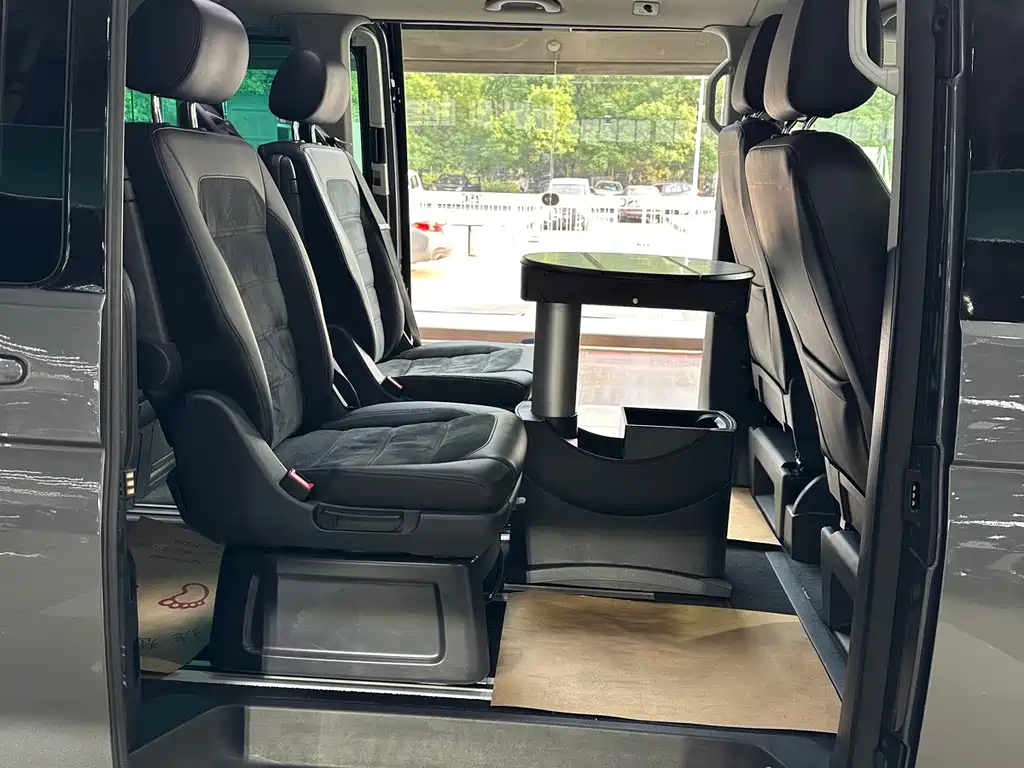 Volkswagen Multivan 2018 — фото 16