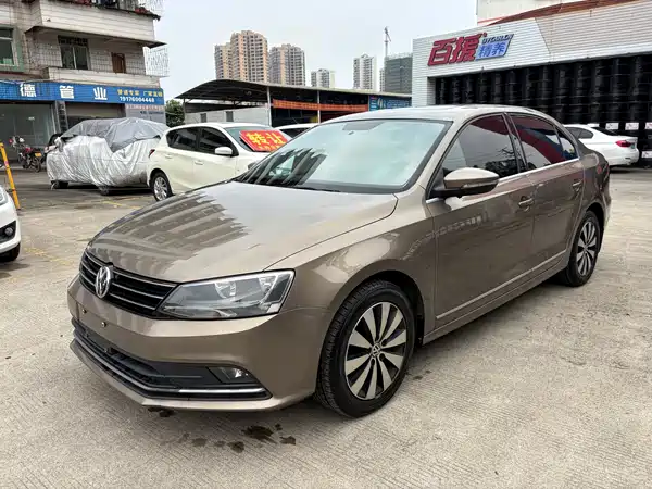 Volkswagen Sagitar 2018