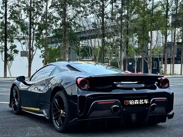Ferrari 488 2016