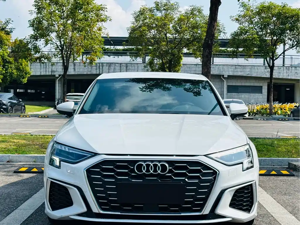 Audi A3 2022 — фото 2