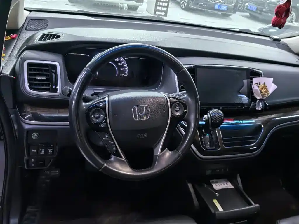 Honda Odyssey 2016 — фото 7