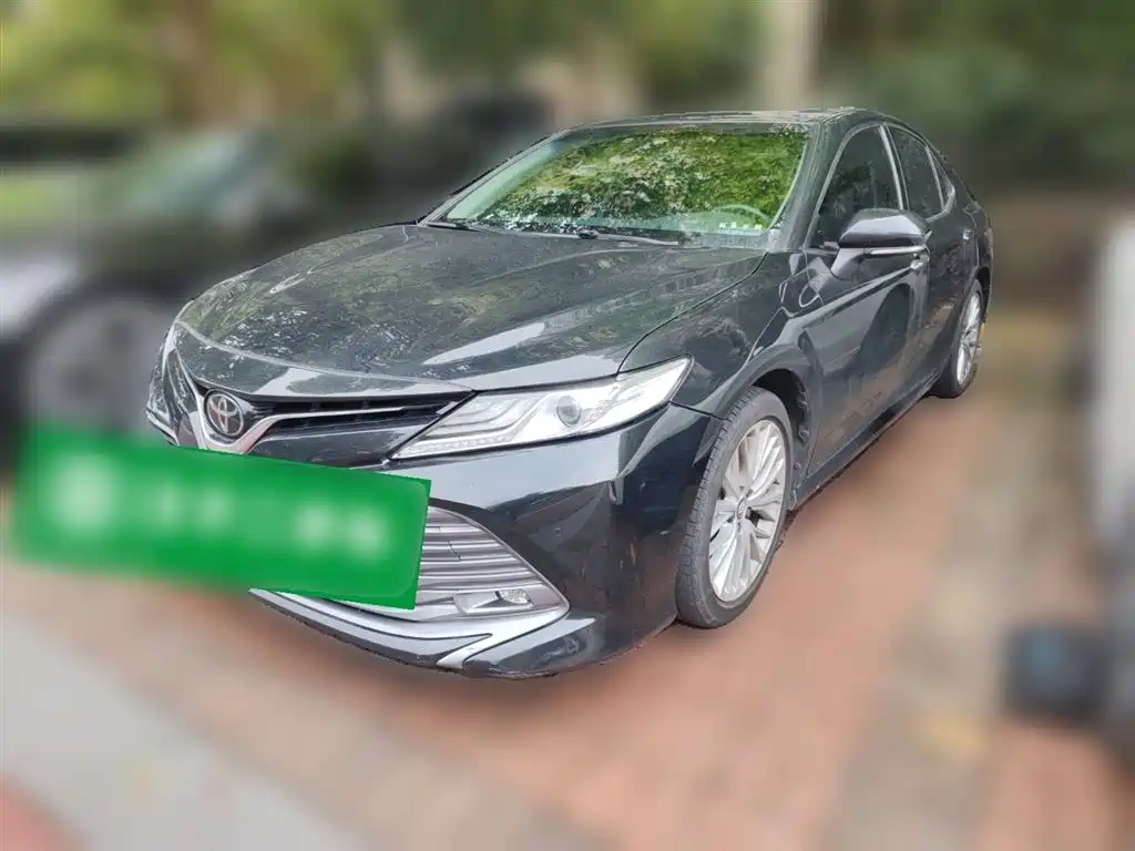 Toyota Camry 2018 — фото 1