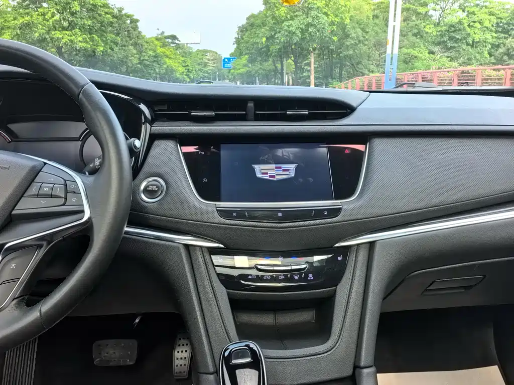 Cadillac XT5 2021 — фото 18
