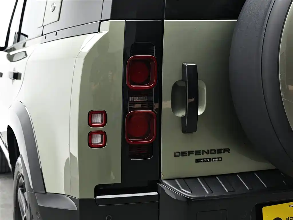 Land Rover Defender 2021 — фото 7