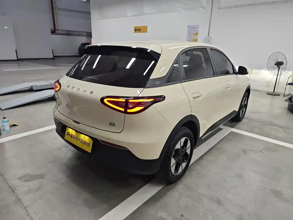 Geely Galaxy Starwish 2024 — фото 4