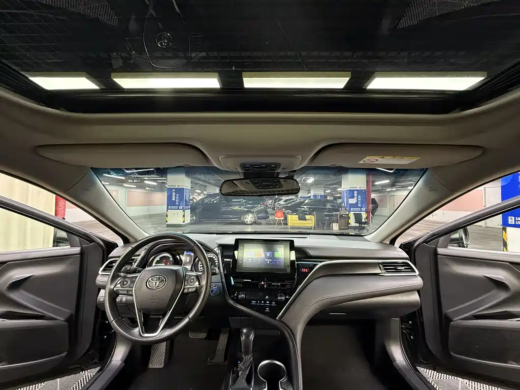Toyota Camry 2022 — фото 21